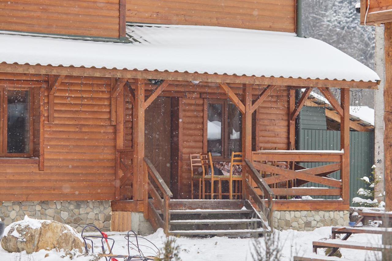 Villa Na Uzlissi Мигово Екстериор снимка